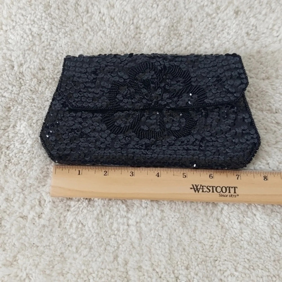 La Regale Vintage Black Sequined Evening Bag with seed Beaded flower - Picture 7 of 8